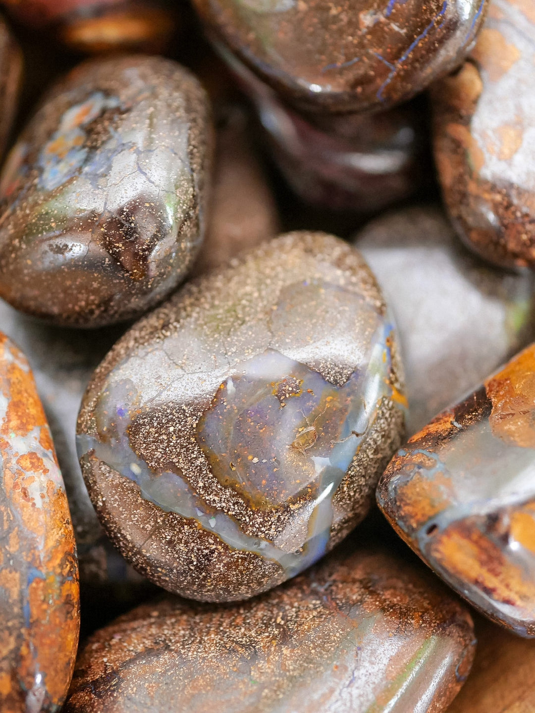 Boulder Opal Trommelstein - SoulGlow