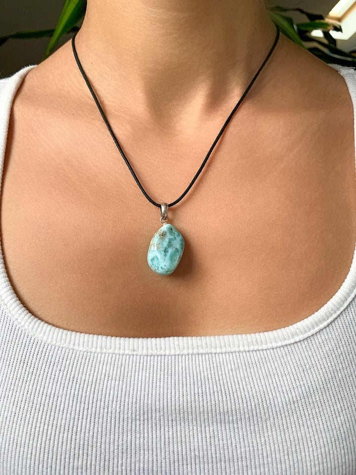 Larimar Trommelstein Anhänger - SoulGlow